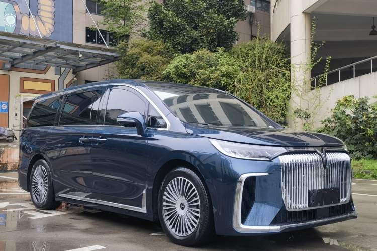 Used VOYAH Dream 2025 PHEV Four-Wheel-Drive Flagship Kunpeng Edition
