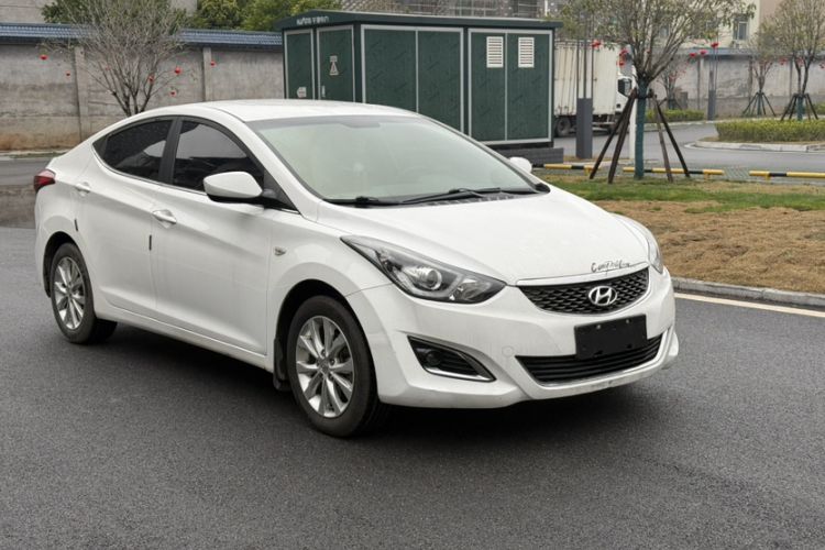 Used Hyundai Elantra (5th Generation / Langdong) 2016 1.6L Automatic Smart Version