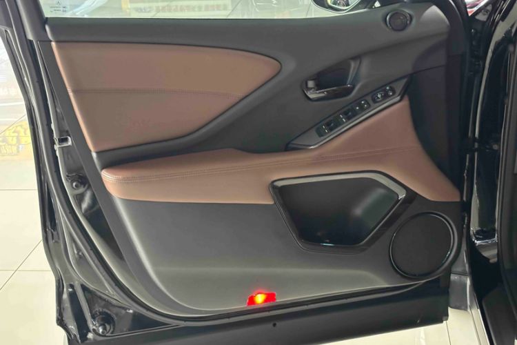 Used Acura CDX 2016 1.5T Two-Wheel Drive Deluxe Edition Interior 10