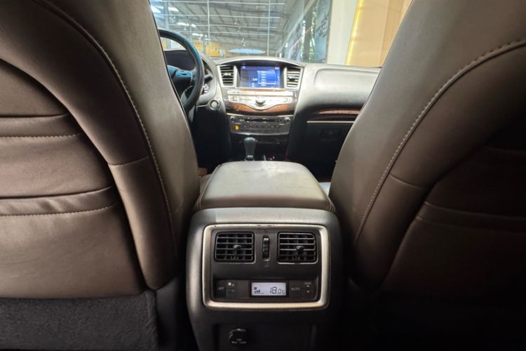 Used Infiniti QX60 2014 2.5 S/C Hybrid Two-Wheel Drive Excellence Edition Interior 11