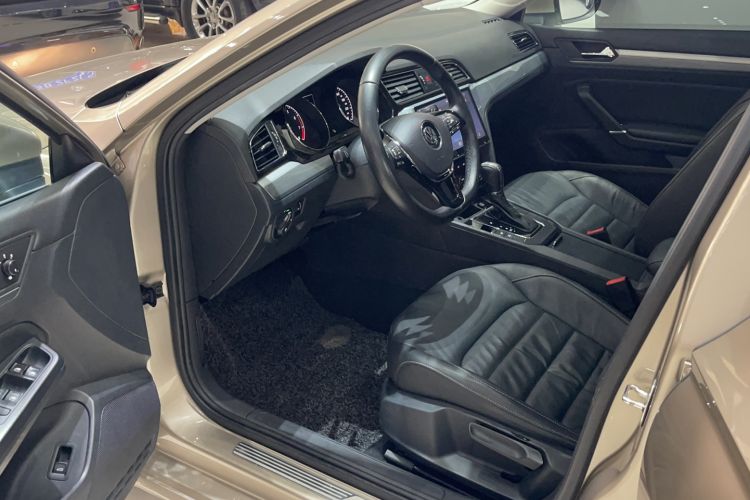 Used Volkswagen Lamando 2015 280TSI DSG Comfort Edition Driver Seat