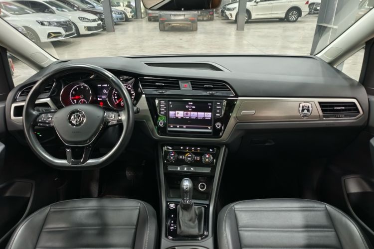 Used Volkswagen Touran 2018 Volkswagen Touran L 280TSI DSG Boundary Edition 7 Seats China VI Standard
