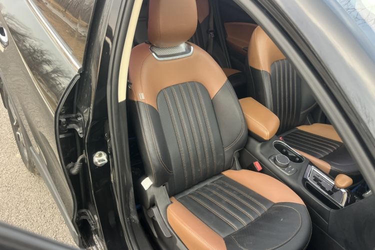 Used Soueast DX7 2015 1.5T Automatic Luxury Model
