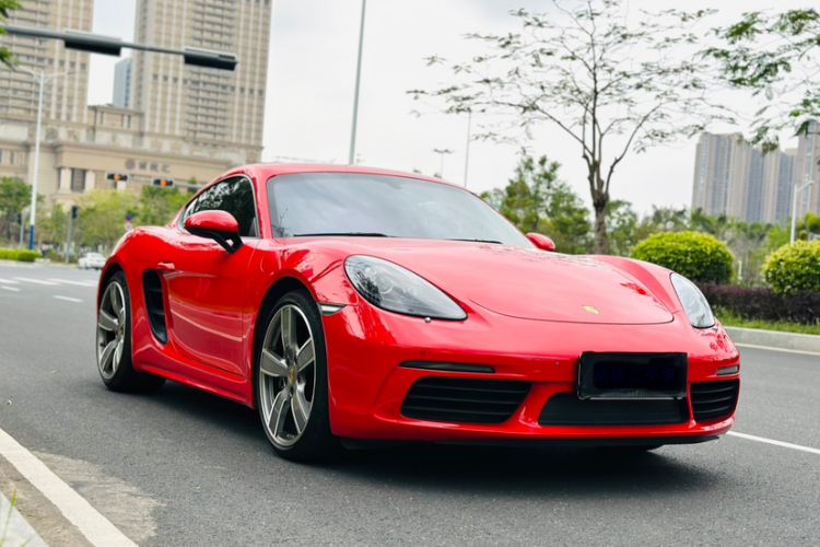 Used Porsche 718 2018 Cayman 2.0T
