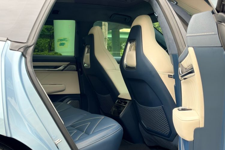 Used Zeekr 001 2021 Ultra-Long Range Dual-Motor YOU Version Interior 9