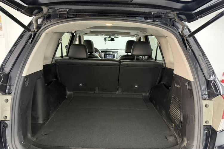 Used Nissan Terra 2018 2.5L Automatic 4x4 Luxury Edition Trunk