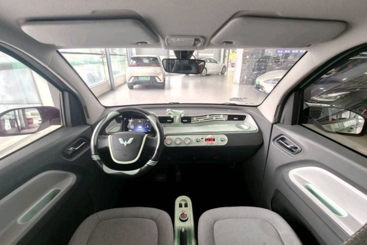 Used Wuling Hongguang MINIEV 2021 Macaron Sandwich Model 170 km Lithium Iron Phosphate