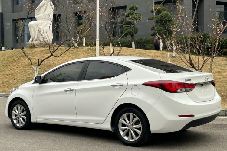 Used Hyundai Elantra (5th Generation / Langdong) 2016 1.6L Automatic Prestige Model
