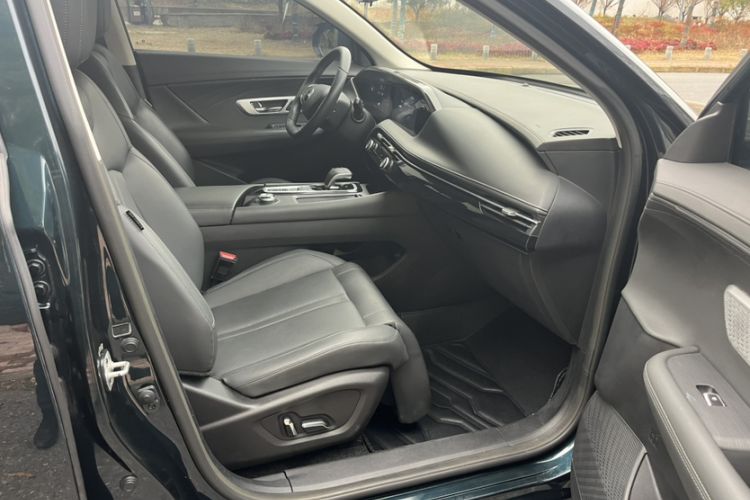 Used Dongfeng Aeolus Huge 2022 Mach Dual-Motor 1.5T MHD Dare-to-Dream Edition