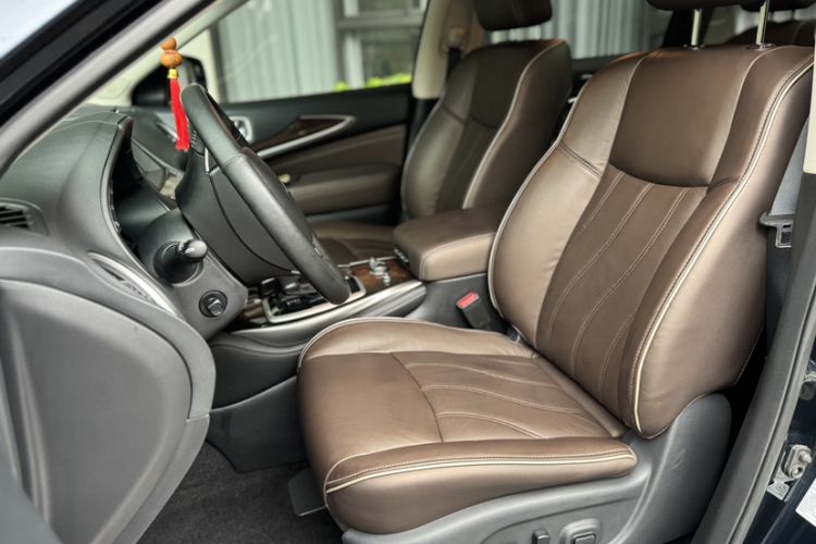 Used Infiniti QX60 2016 2.5 S/C Hybrid Two-Wheel-Drive Excellence Edition China V Standard Interior 2