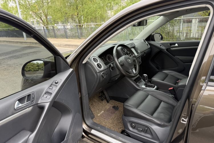 Used Volkswagen Tiguan 2017 300TSI Automatic Two-Wheel Drive Silk Road Comfort Edition Interior 8