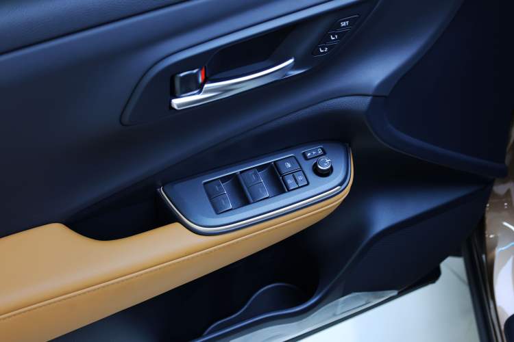 Used Toyota Crown 2023 2.4T SportCross HEV Four-Wheel Drive Ultimate Edition
