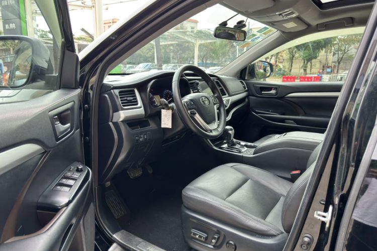 Used Toyota Highlander 2015 2.0T Two-Wheel Drive Luxury Edition 7 Seats
