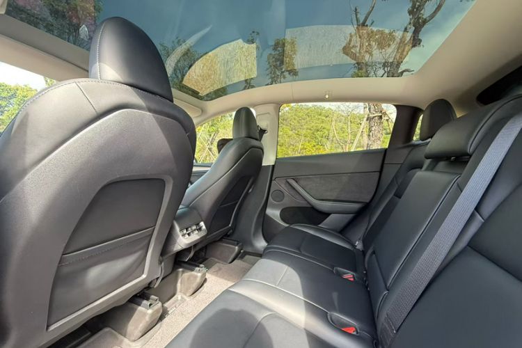 Used Tesla Model Y 2023 Long-Range All-Wheel-Drive Version