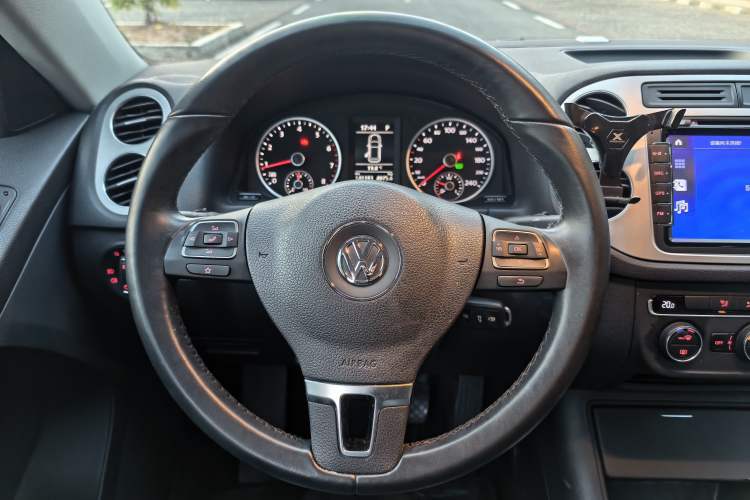 Used Volkswagen Tiguan L 2015 1.8TSI Automatic Two-Wheel Drive Comfort Edition
