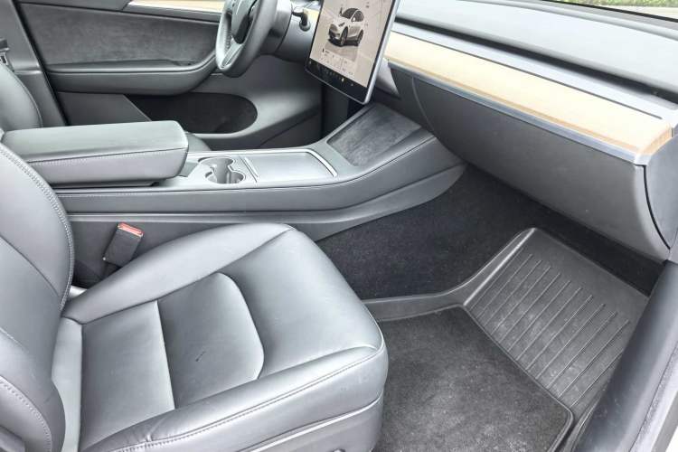 Used Tesla Model Y 2021 Revised Version 2 Long-Range All-Wheel-Drive Edition