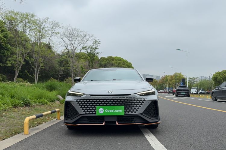 Used CHANGAN UNI-V 2022 2.0T Leading-Speed Edition Front