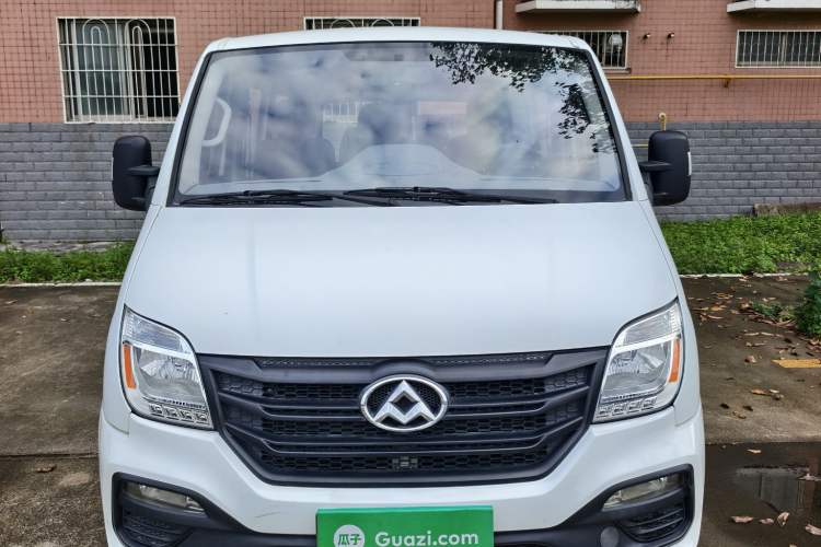 Used SAIC MAXUS Xintu V80 2018 2.5T 6-speed manual Aoyuntong short-wheelbase ultra-low roof 5- or 6-seat model Exterior 1