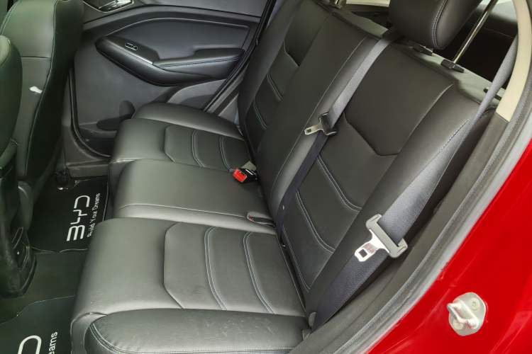 Used BYD Yuan New Energy 2018 EV360 Smart Connected Cool Model