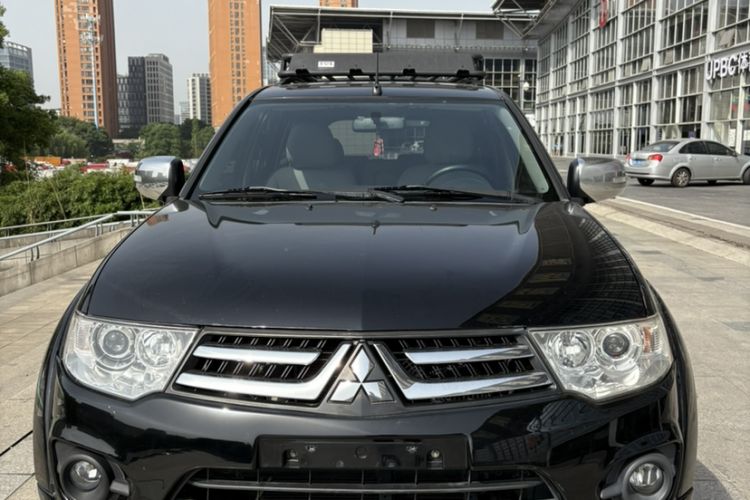Used Mitsubishi Pajero Sport 2013 3.0L Automatic 4x4 Executive Edition
