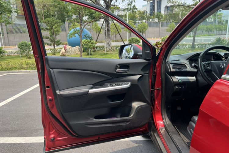 Used Honda CR-V 2015 2.4L two-wheel drive luxury version Interior 1