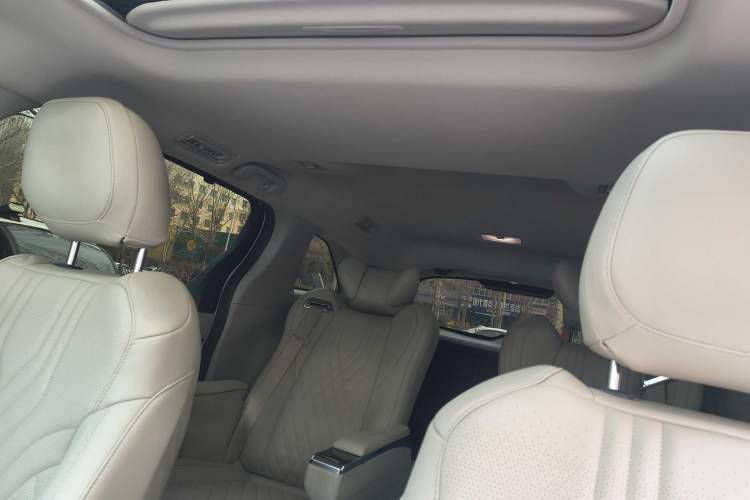 Used Toyota Granvia 2023 2.5L Hybrid Comfort Edition Interior 9