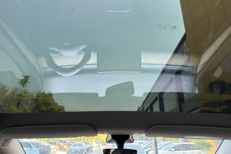 Used Tesla Model Y 2022 Rear-Wheel-Drive Version Headliner