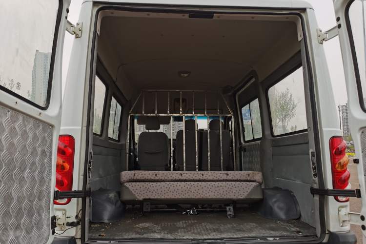 Used Iveco Power Daily 2017 2.5T Classic A32 Mid-Roof 6-7 Seater Bus 47Z5