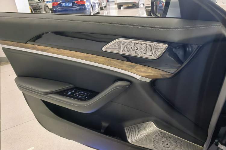 Used NETA S 2022 Extended-Range Version 1160 km Range Rear-Wheel Drive Mid-Grade
