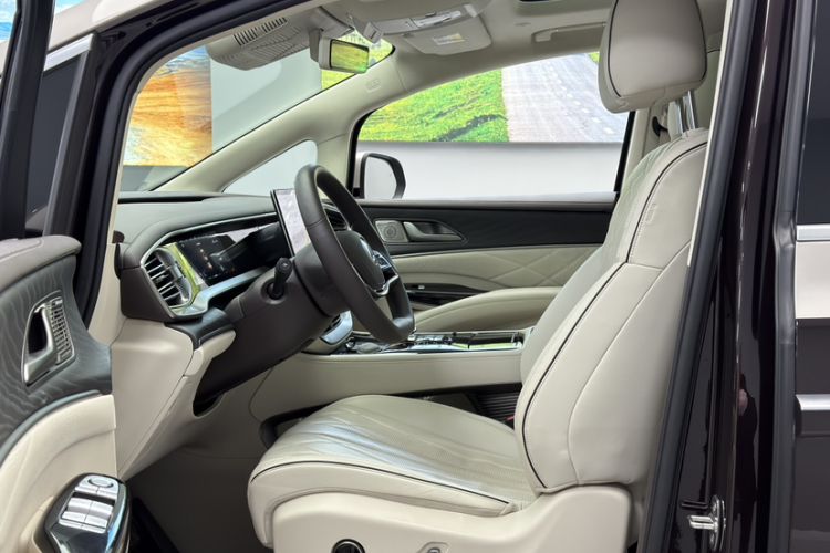 Used Denza D9 2023 PREMIER Founder Edition