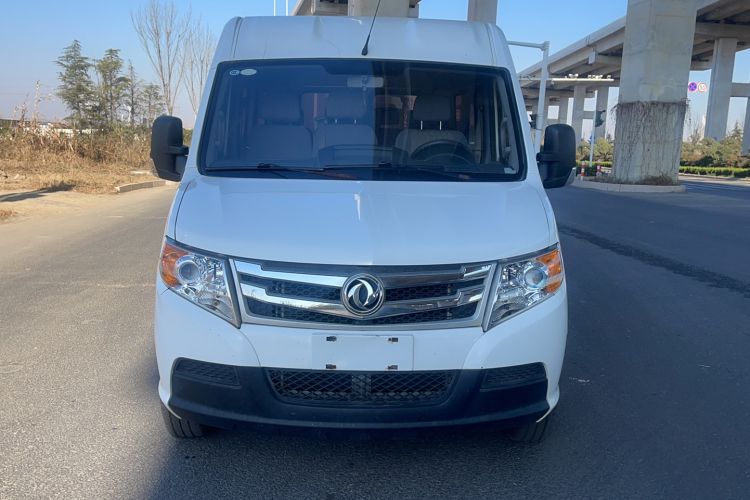 Used Dongfeng Yufeng Yufeng 2018 2.3TA100 Standard Edition Logistics Vehicle Short Wheelbase Mid-Roof Design 5-9 Seater Powered by WP2.3
