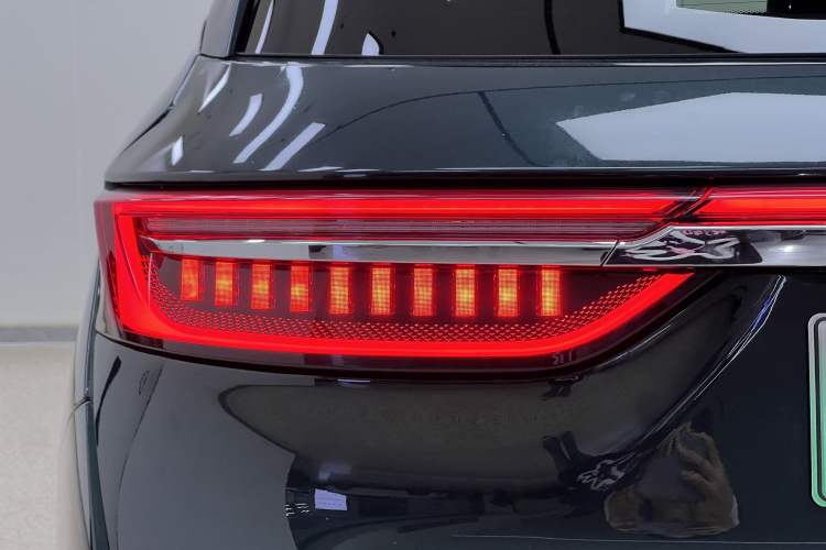 Used JETOUR Shanhai L9 2024 1.5TD 2DHT Max 7-Seater
