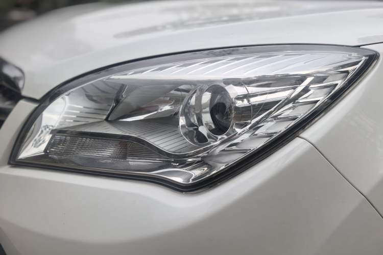 Used CHANGAN CS35 2016 1.6L Manual Luxury Model China V Standard Exterior 7