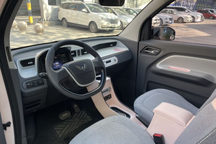 Used Wuling Hongguang MINIEV 2022 Macaron Premium Model – Lithium Iron Phosphate Interior 11