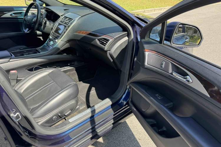 Used Lincoln MKZ 2017 2.0T Luxury Edition
