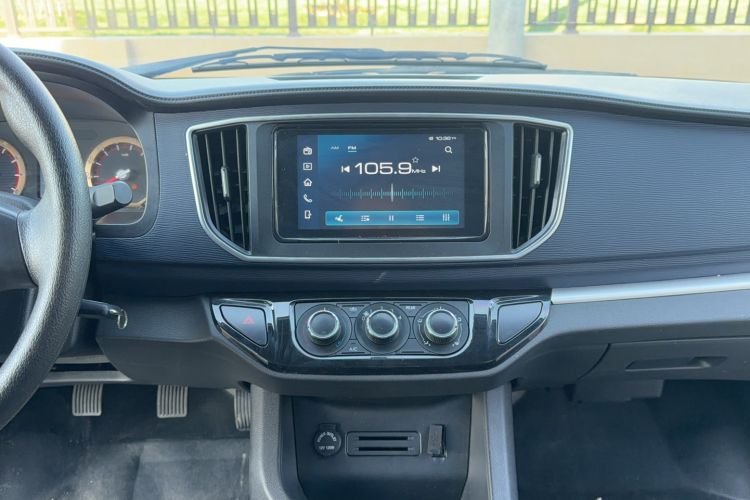 Used FORTHING Lingzhi 2023 M5L 1.6L Comfort 9-Seater
