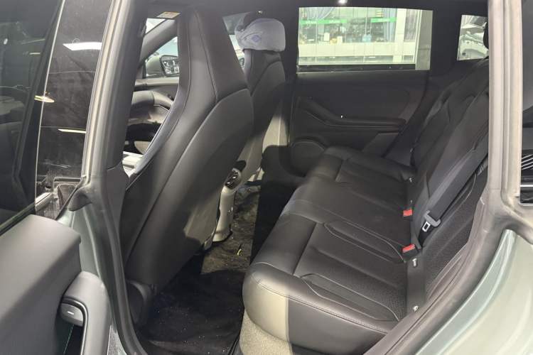 Used Nio ET5T 2023 75 kWh Touring Interior 2