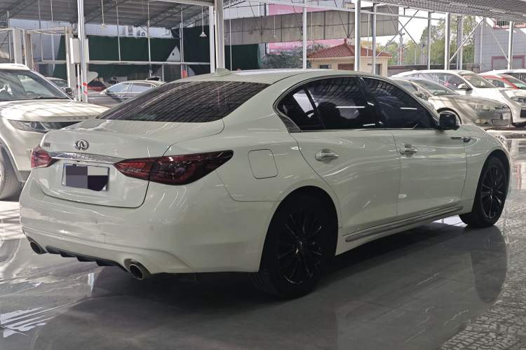 Used Infiniti Q50L 2018 2.0T Enjoyment Version China VI Standard
