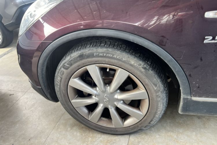 Used Infiniti QX50 2013 2.5L Two-Wheel-Drive Elegant Edition