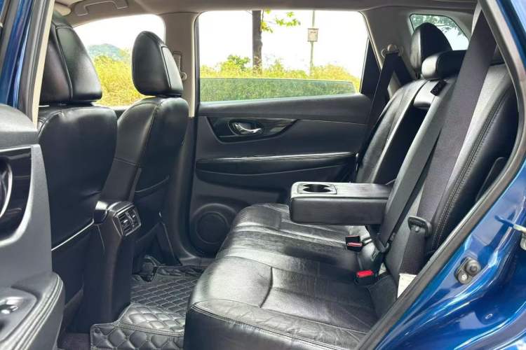 Used Nissan X-Trail 2019 2.0L CVT Smart Connect Comfort Edition 2WD