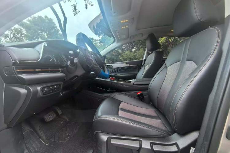 Used AION S 2023 Meizu 580 Lithium Iron Phosphate Interior 4