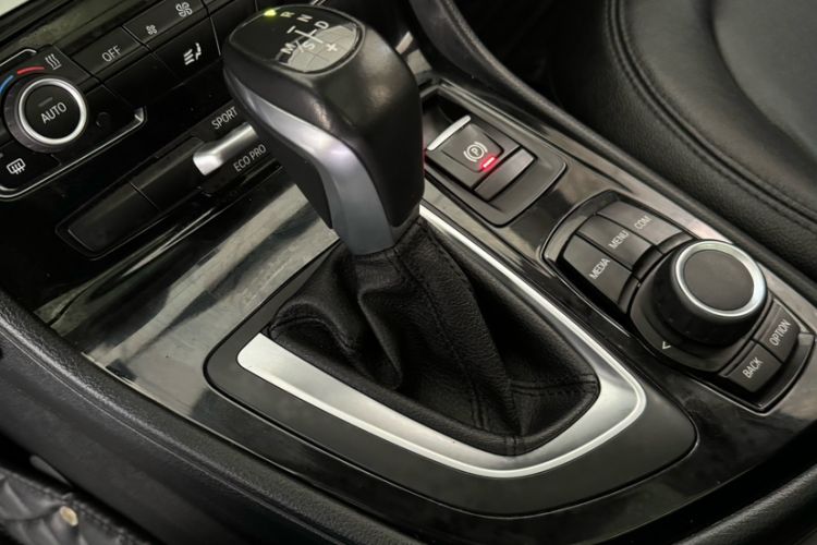 Used BMW 2 Series Gran Tourer 2015 218i Leading Model Gear Lever