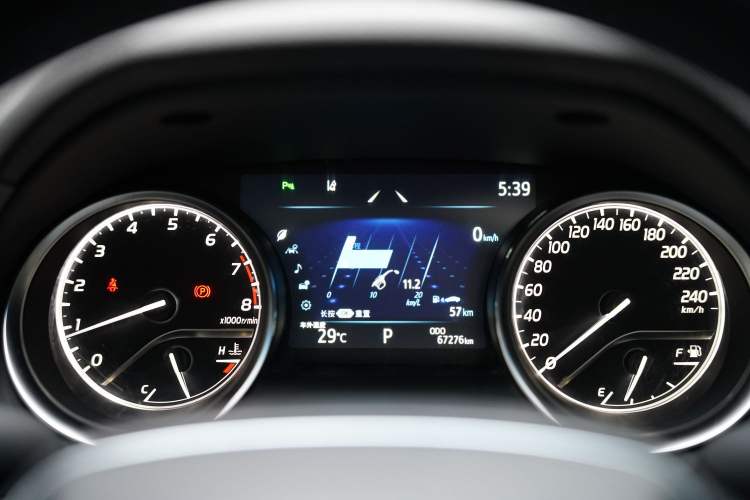 Used Toyota Camry 2021 2.0G Luxury Edition
