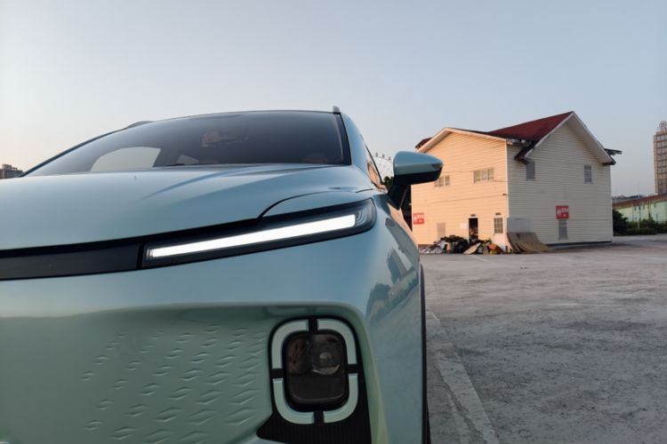 Used Geometry E Firefly 2024 301km Starlight Left Front Headlight