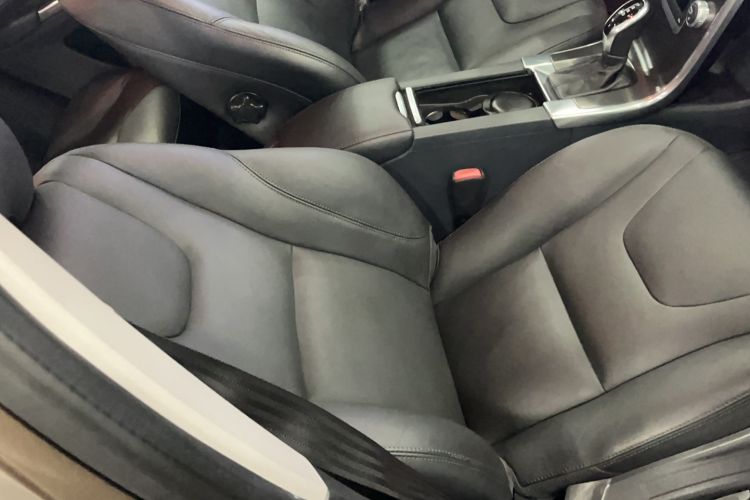 Used Volvo XC60 2014 T5 Zhiyi Edition
