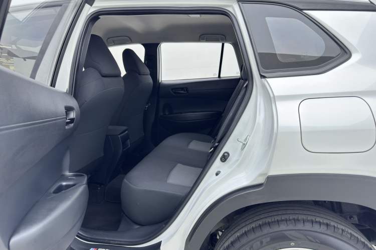 Used Toyota FRONTLANDER 2023 2.0L CVT Elite Edition Interior 6