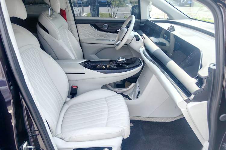 Used FORTHING Xinghai V9 2024 1.5TD 200km Qingyunti Series Premium Version