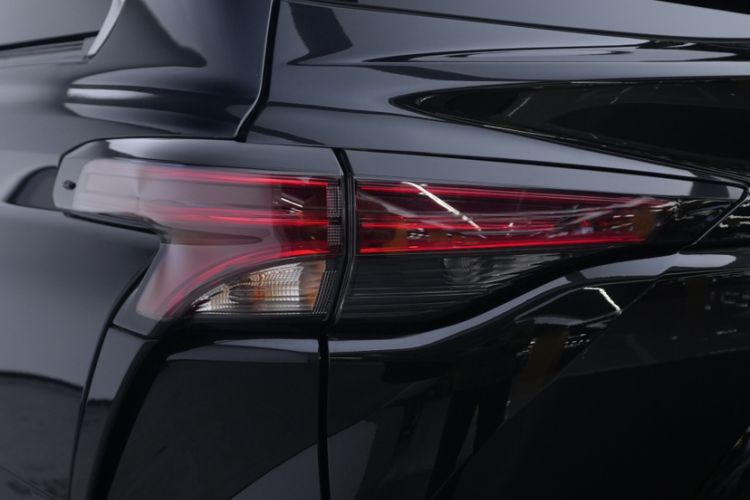 Used Toyota Granvia 2024 2.5L Hybrid Comfort Edition