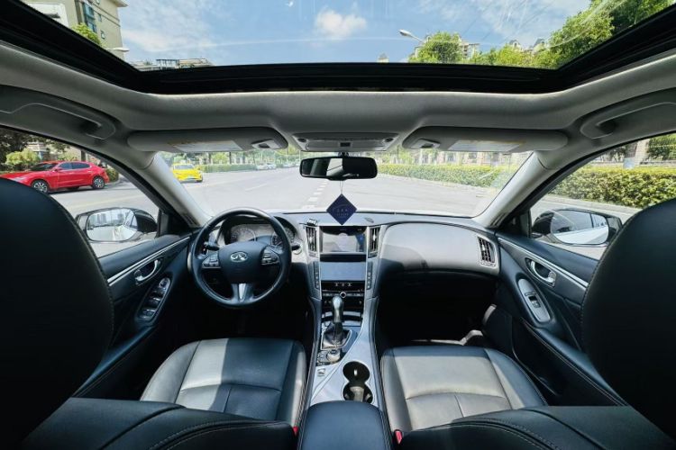 Used Infiniti Q50 2014 3.7L Comfort Edition Interior 1