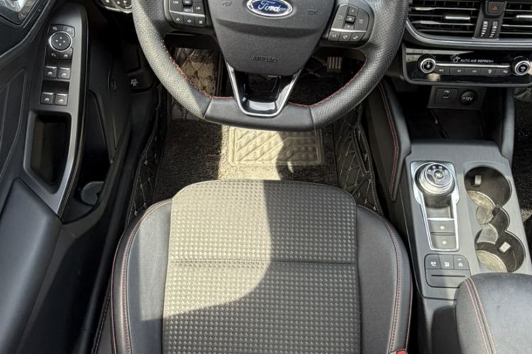 Used Ford Focus 2021 Hatchback EcoBoost 180 Automatic ST Line Interior 5